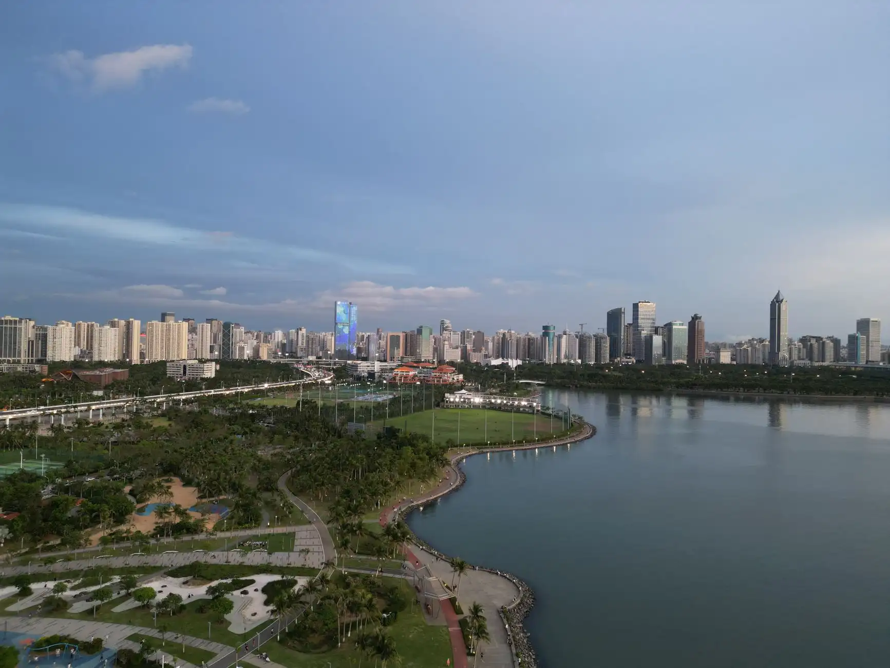2024年广州皮具贸易市场趋势与高端箱包产品选型建议
