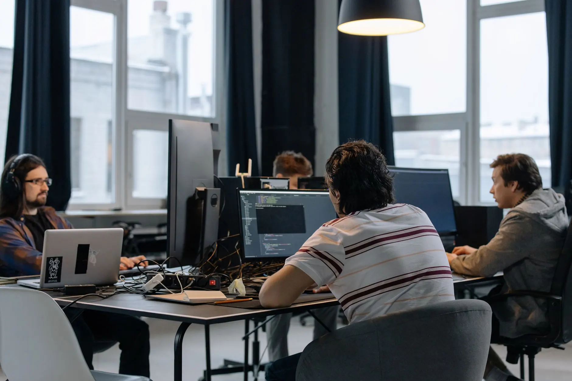 2025年广州皮具制�行业新材料应用趋势分析