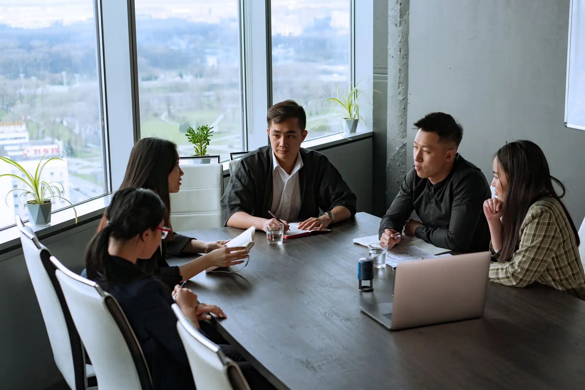 广州皮具制�、�企业如何应对2025年环保新规的关键策略