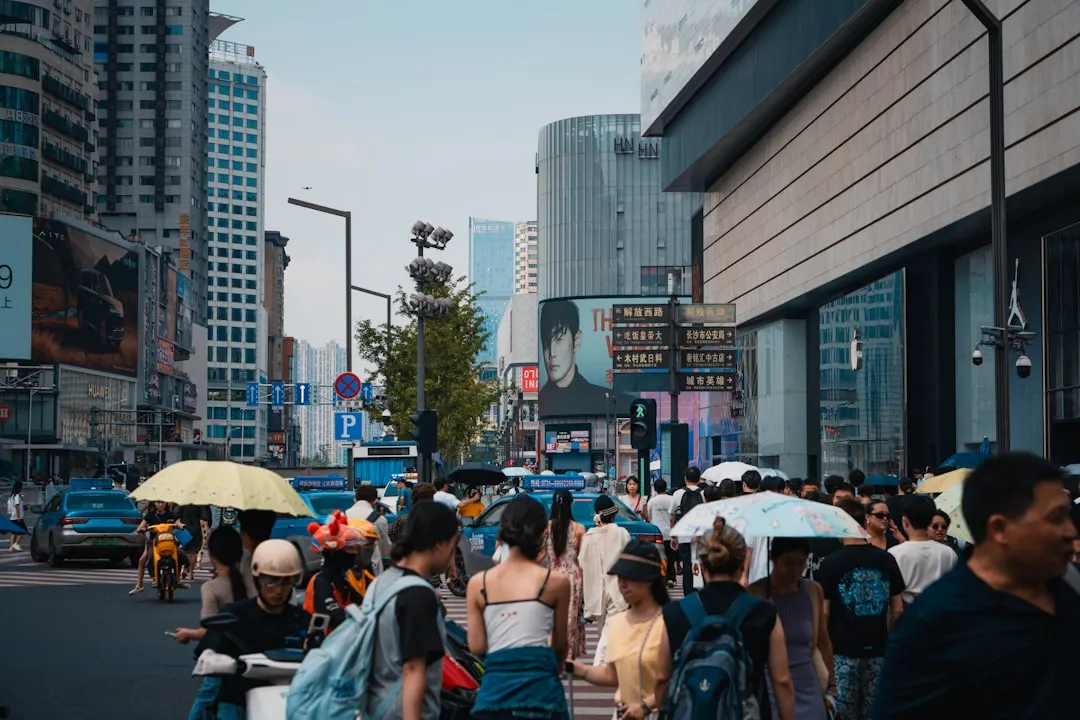 2025广州皮具贸易趋势与箱包采购策略分析