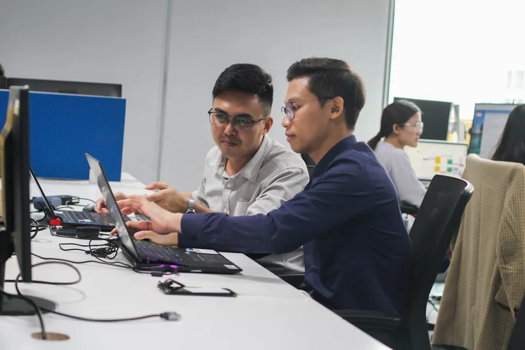 广州皮具加工厂如何保障箱包批量订单的品质一致性