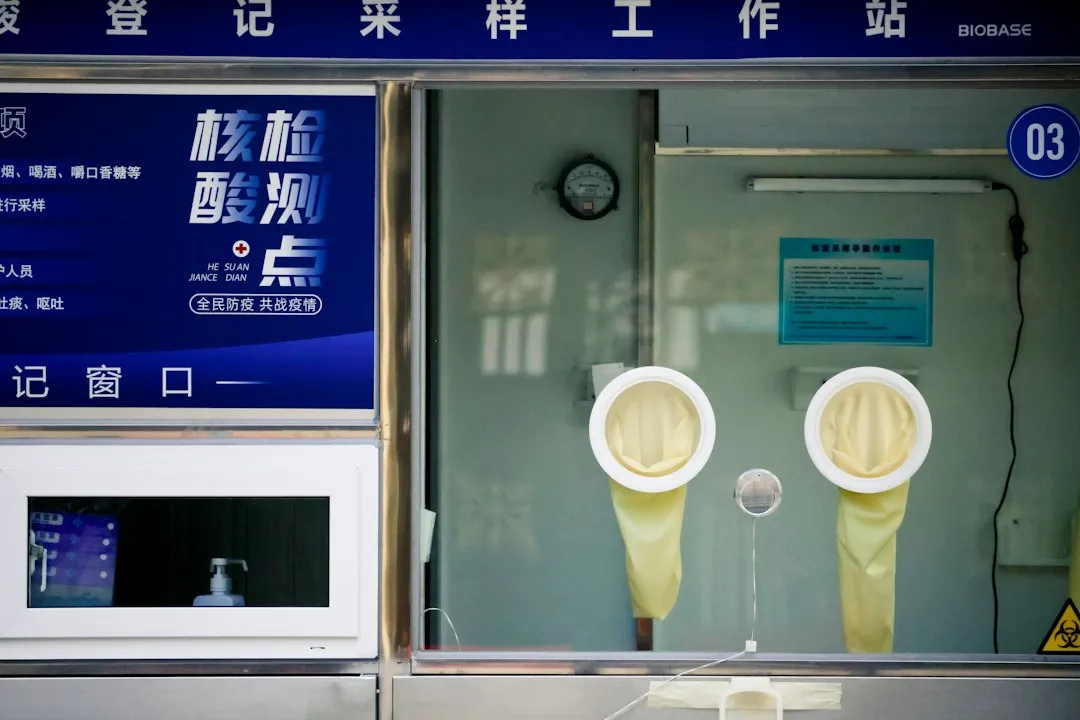 广州皮具厂家鹏高：商务公文包与旅行箱系列产品技术解析